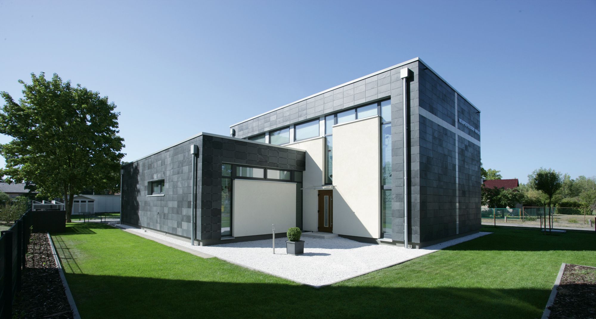 gemeindehausoranienburg-symmetrischedeckung-galerie-2 gemeindehausoranienburg-symmetrischedeckung-galerie-2