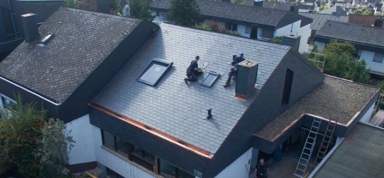 Schieferdach Dachsanierung Dachluke einbauen